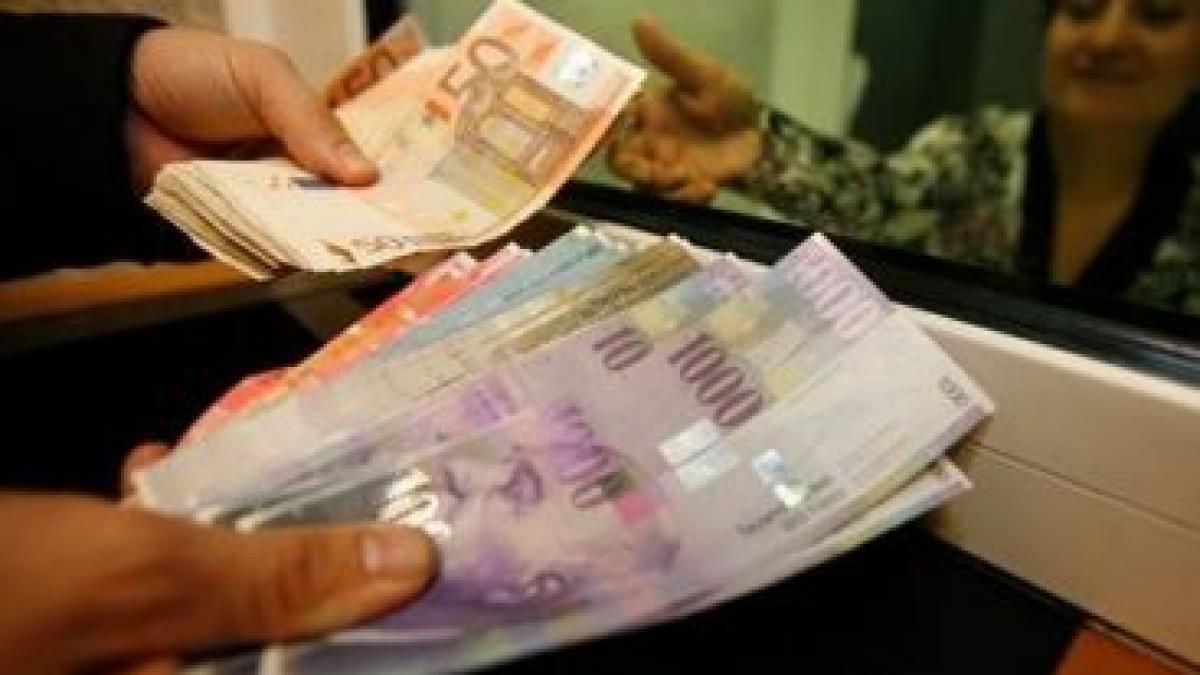 va fi o lovitura pentru cei cu credite in euro ce se va intampla cu leul pana la finalul anului