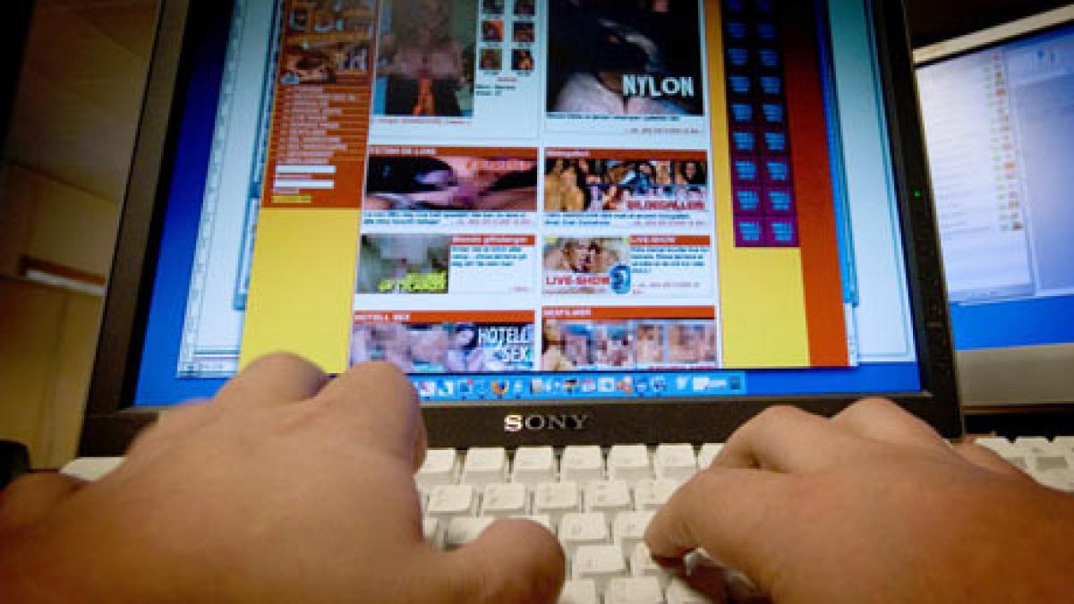 ce se intampla cu toti oamenii care au acces la internet simti ca nu mai ai intimitate