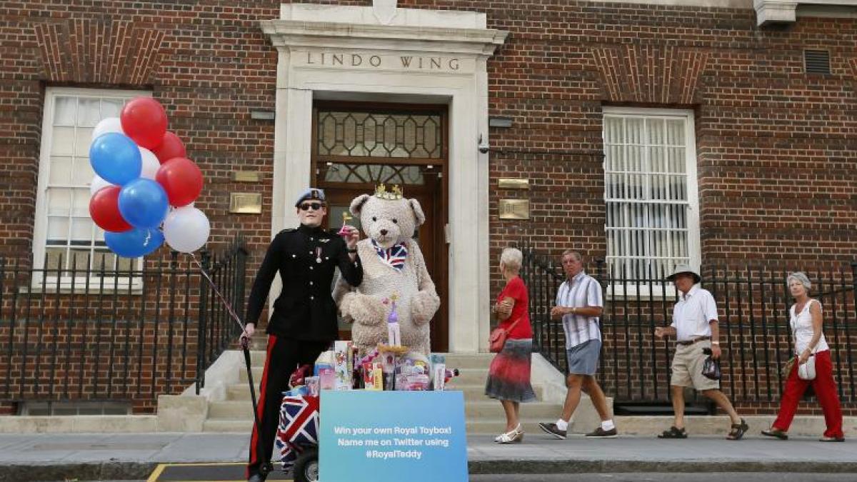 vestea nasterii noului mostenitor la tronul marii britanii sarbatorita si in romania