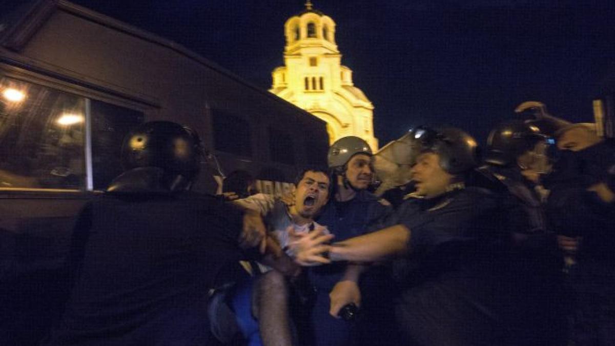 activitatile parlamentului bulgar anulate dupa violentele de marti seara