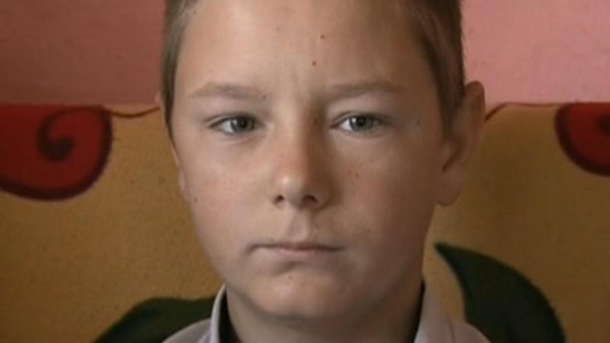 grav bolnav trimis la munca cazul impresionat al unui tanar de 18 ani care are 36 de kilograme si