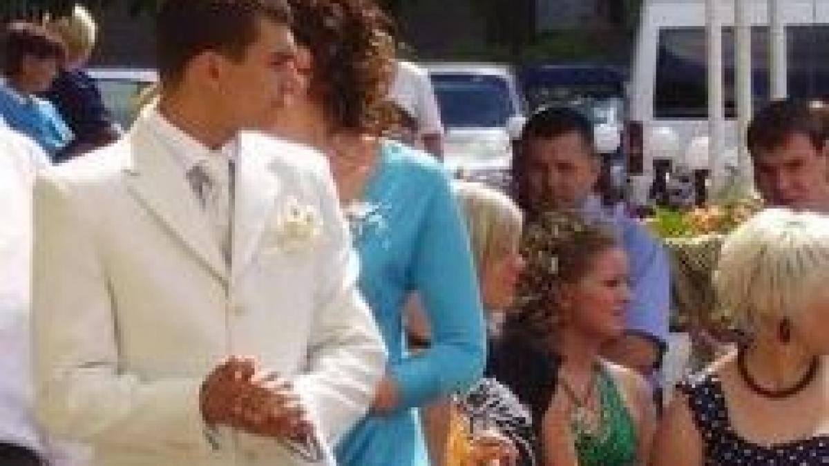 mirele a aflat abia in ziua nuntii cine era de fapt viitoarea lui sotie cine nu s a culcat inca cu