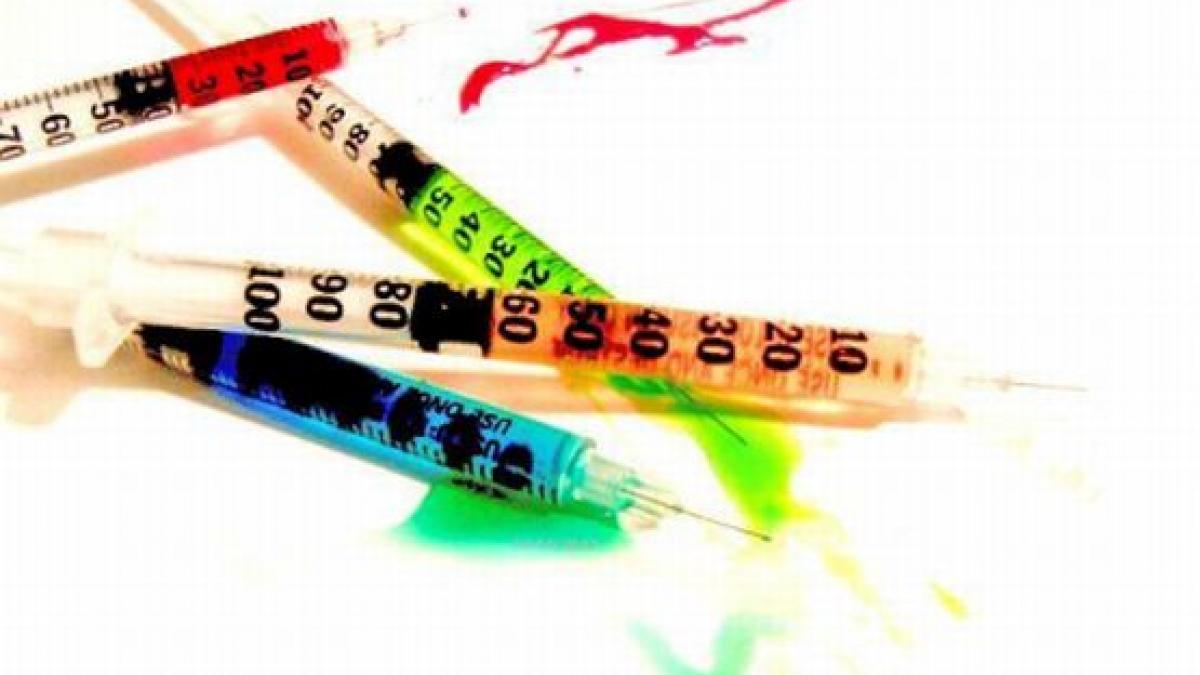 Seringi disponibile la automate şi teste antidrog în farmacii, obiective ale strategiei naţionale antidrog