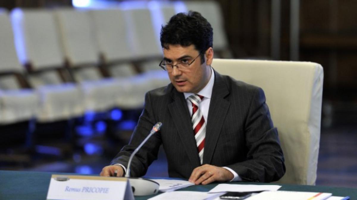 cutremur in educatie se face curatenie in licee 1 200 de clase vor fi desfiintate