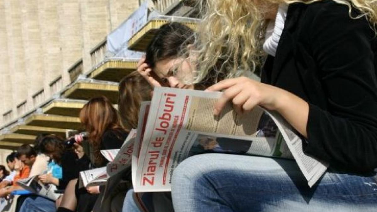 absolventii de liceu respinsi la bac se inghesuie la ajutorul de somaj ministrul muncii trage un