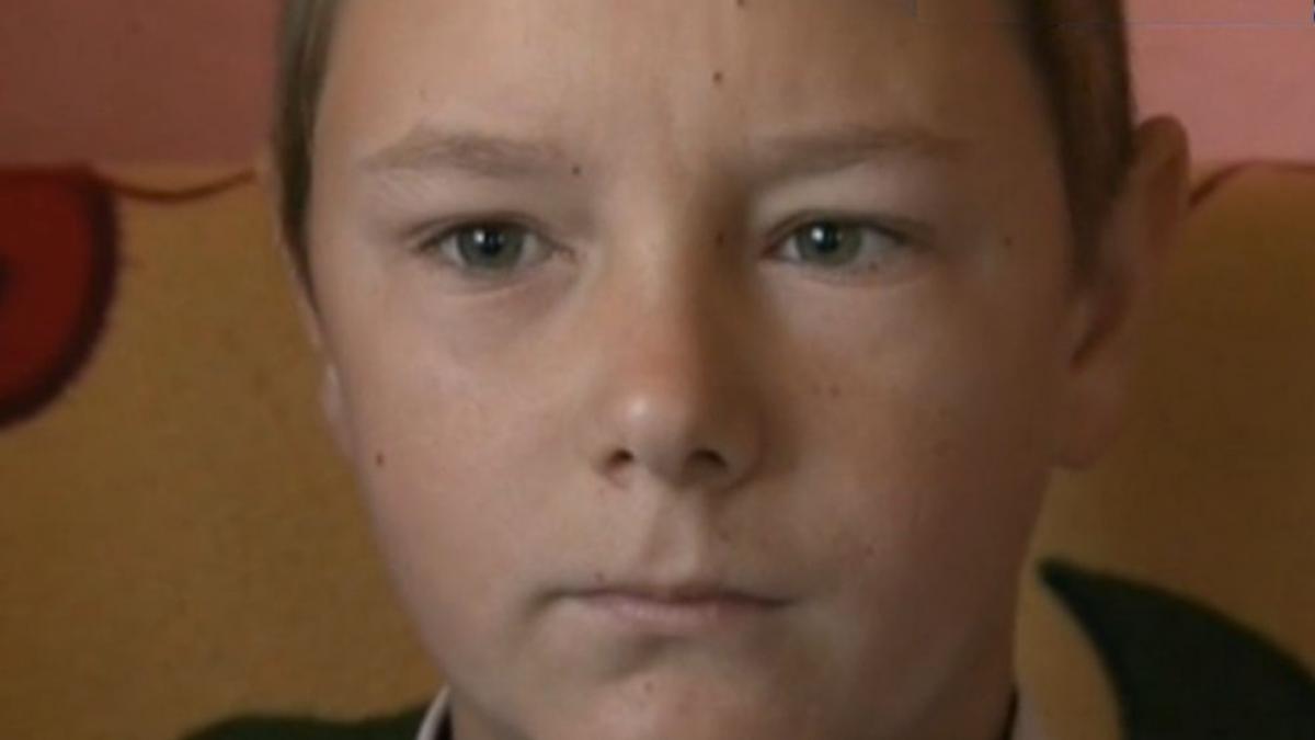 baiatul de 18 ani grav bolnav a fost reevaluat desi arata ca un copil de 8 ani a fost indemnat sa