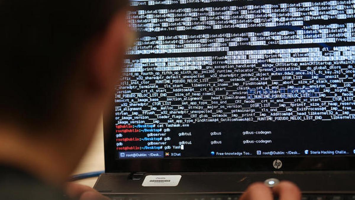 hackeri pusi sub acuzare in cea mai mare schema de atac informatic din istoria sua care au fost