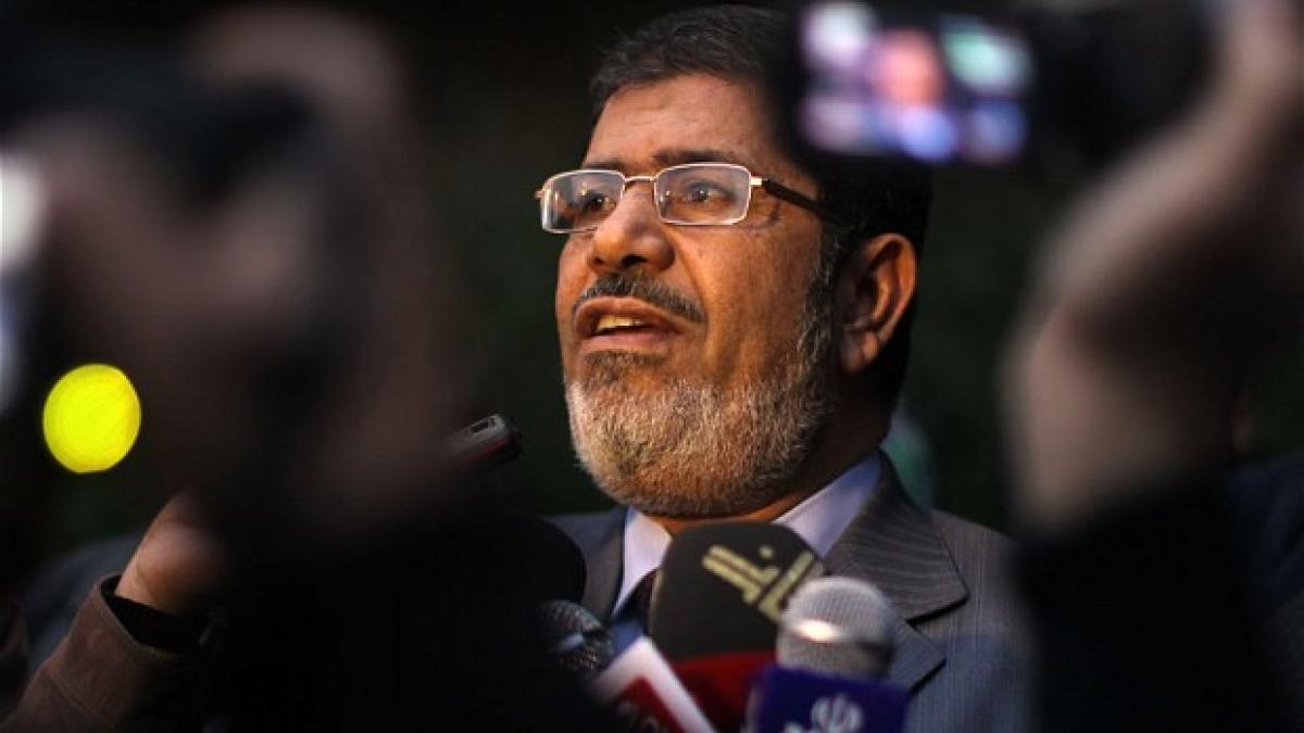 justitia egipteana ordona incarcerarea lui mohamed morsi pentru legaturi cu hamas