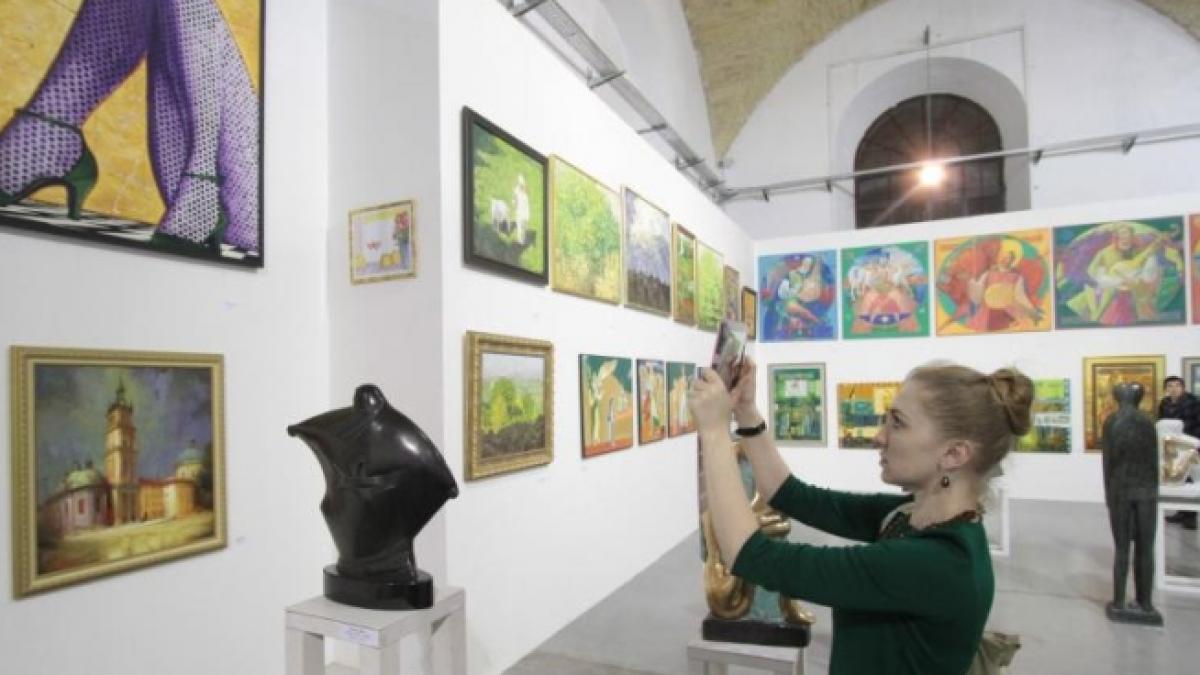 directoarea unui muzeu din kiev a distrus o fresca pentru ca o considera imorala