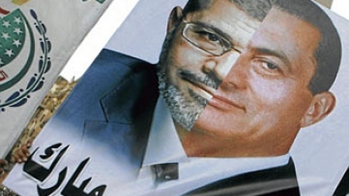 morsi pe urmele lui mubarak cei doi fosti presedinti vor fi colegi de inchisoare