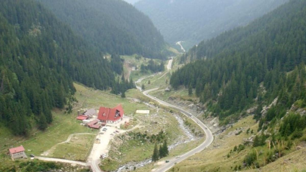 o duba de transport marfa a cazut intr o prapastie pe transfagarasan