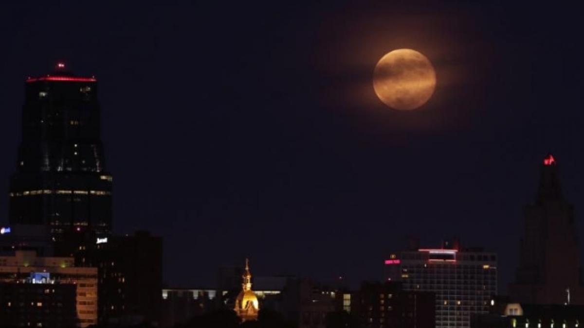 studiu luna plina ar putea avea efect asupra somnului