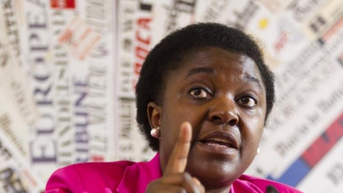 ministrul imigratiei din italia victima unui nou atac rasist