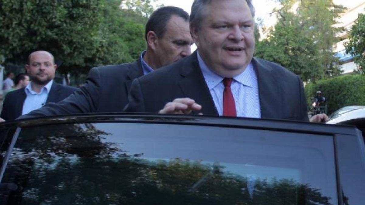 ministrul reformei din grecia vrea sa inlocuiasca masinile oficialilor cu unele mai ieftine