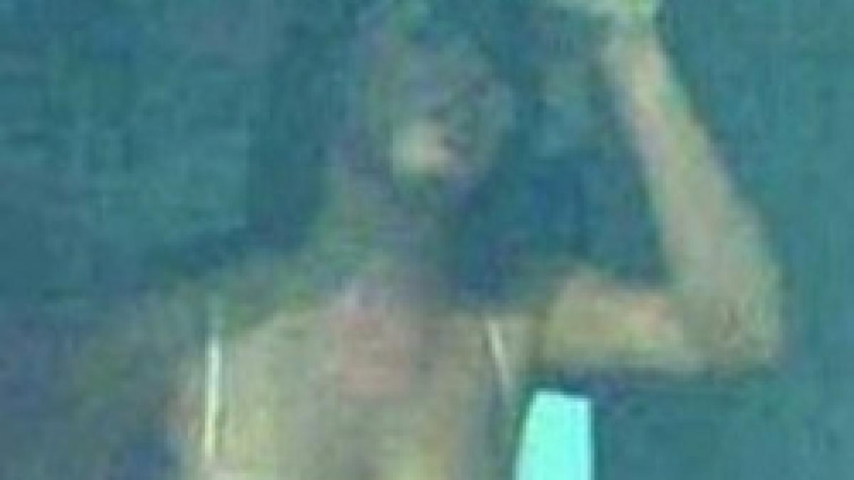 bruneta a devenit cea mai cunoscuta femeie din oras ce facea in timpul programului la serviciu