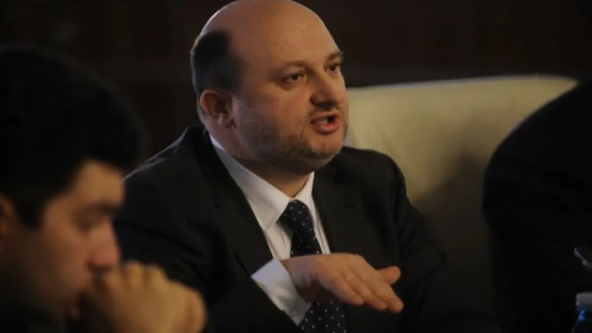 chitoiu guvernul nu urmareste scaderea pretului painii prin tva ci reducerea la jumatate a evaziunii