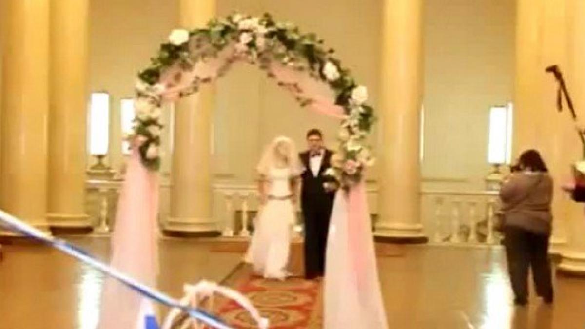 invitatii si au facut cruce cand au vazut mireasa nu credeam ca o sa fie asa urata in ziua nuntii