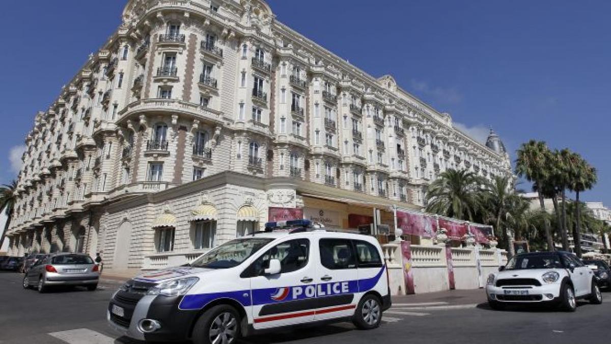 prejudiciul creat in cazul furtului de bijuterii de la cannes este de 103 milioane de euro