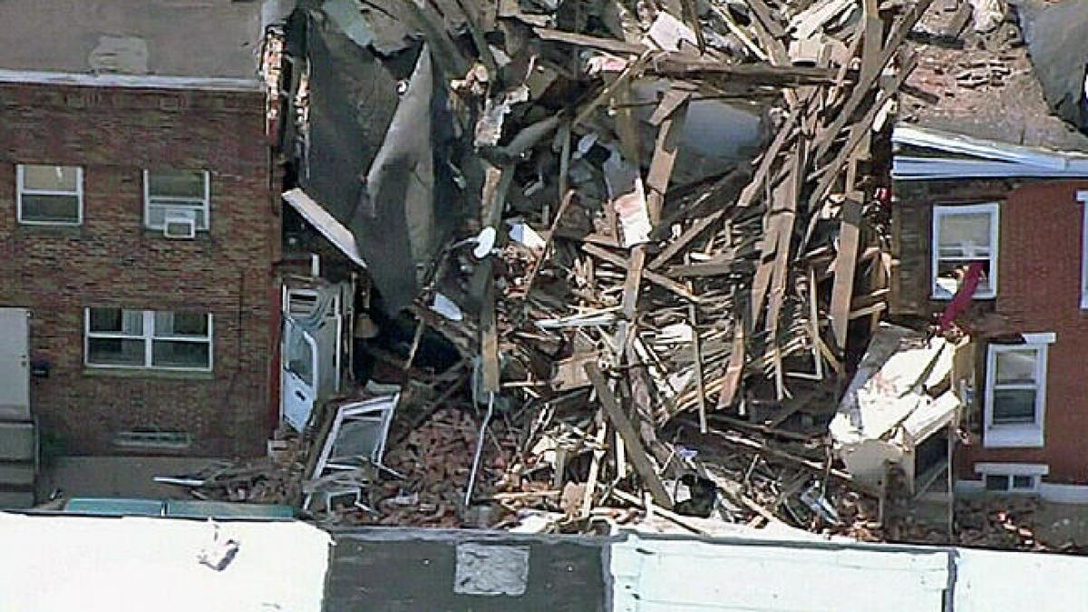 opt raniti si trei case avariate la philadelphia in urma unei explozii de gaze naturale