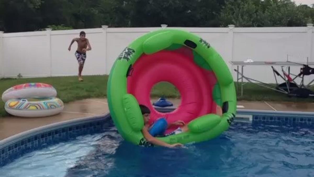 dupa o zi petrecuta la strand a ajuns la un pas de moarte a luat un virus care ii mananca creierul