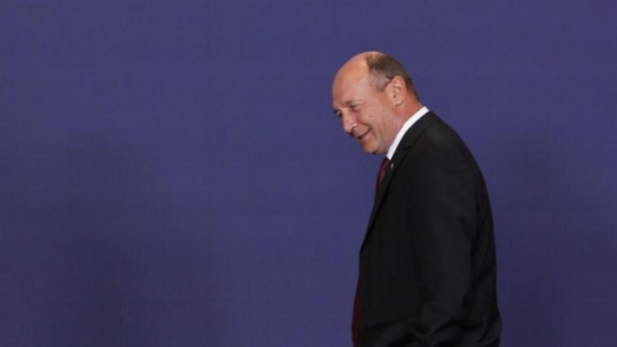 basescu a decorat un tortionar care coordonase asasinarea unor protestestari anticomunisti
