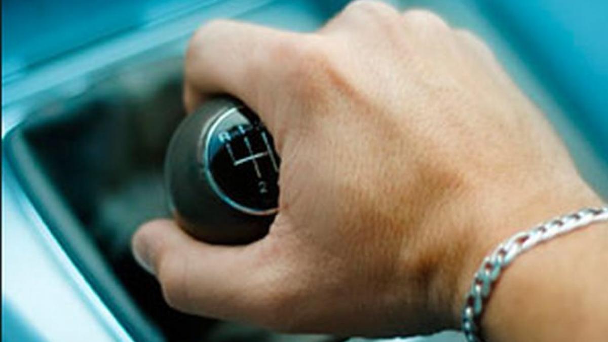 cum sfideaza fostul sot al monicai macovei regulile de circulatie