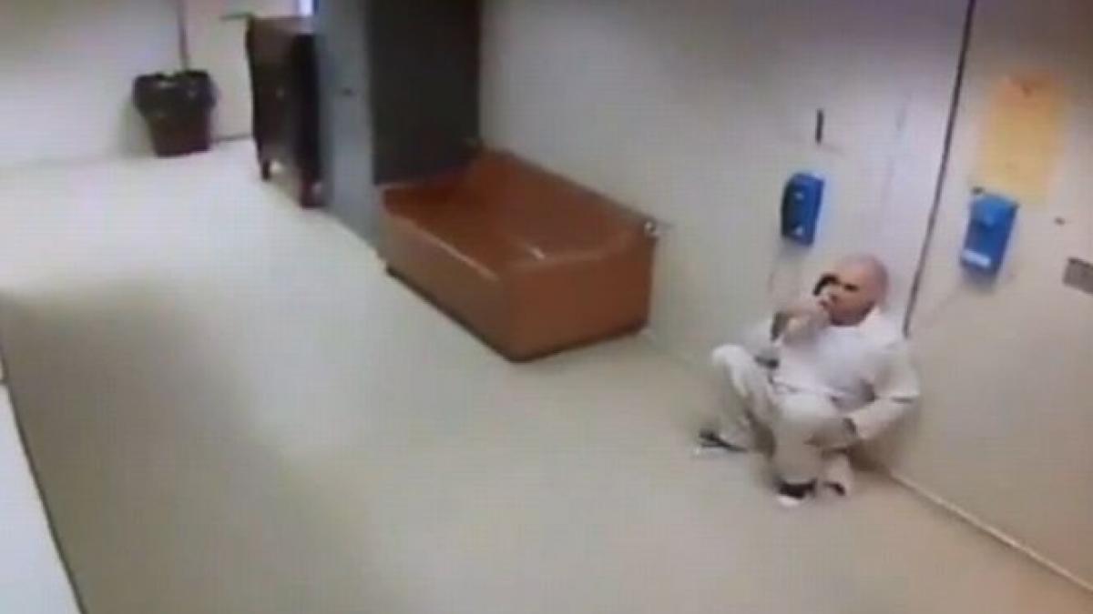 evadare spectaculoasa in sua detinutul a fugit sub privirile politistilor