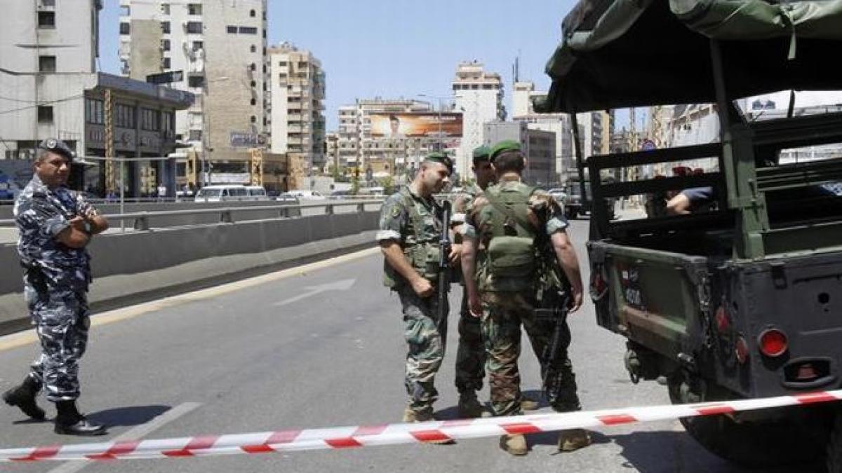 cel putin doua rachete au cazut in beirut