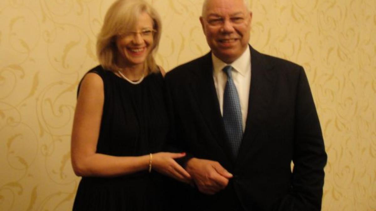 reactia corinei cretu dupa scandalul privind presupusa ei relatie cu colin powell