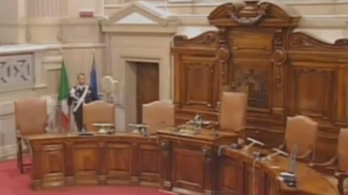 un carabinier italian vedeta procesului lui silvio berlusconi