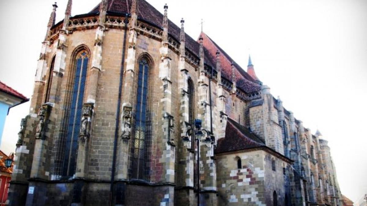 descoperire remarcabila langa biserica neagra din brasov peste 1 400 de morminte din evul mediu