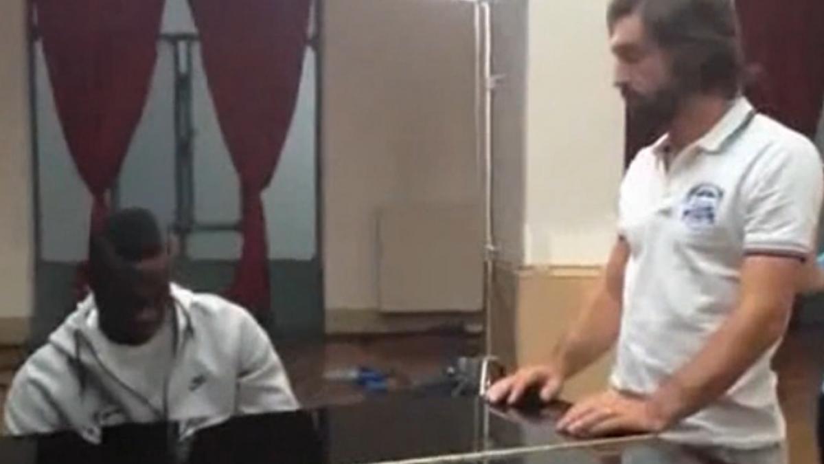 balotelli mereu surprinzator jucatorul apare intr o ipostaza in care nu a mai fost vazut vreodata