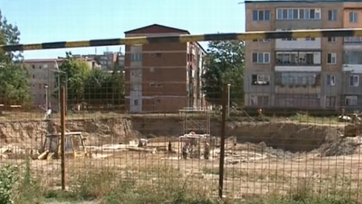 se intampla in romania biserica in curtea scolii