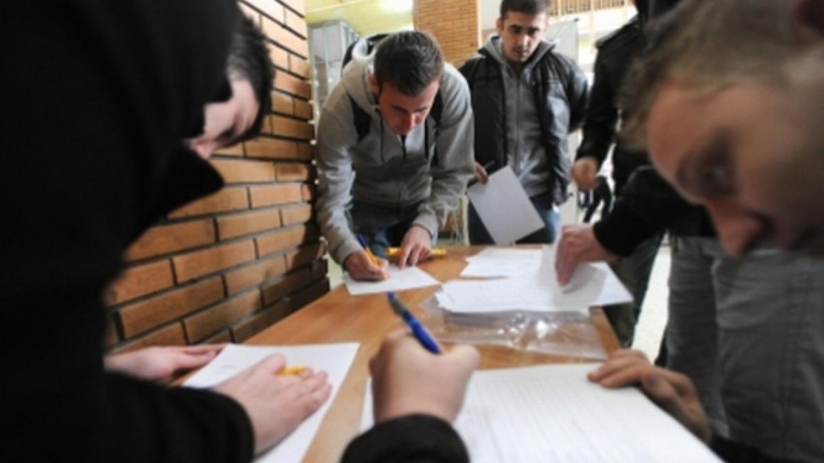 organizatia mondiala a muncii tinerii romani prea scoliti comparativ cu cererea pietei