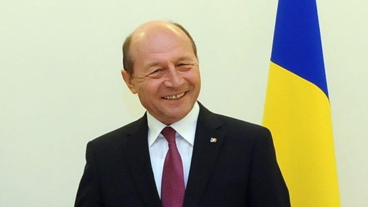basescu intrebat de jurnalisti ce face in week end incerc si eu sa traiesc fara voi daca se poate