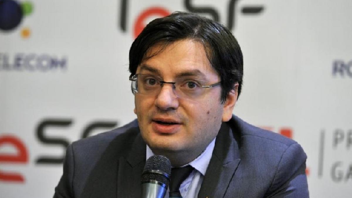 ministerul tineretului mai infiinteaza un post de subsecretar de stat dar da afara 164 de angajati