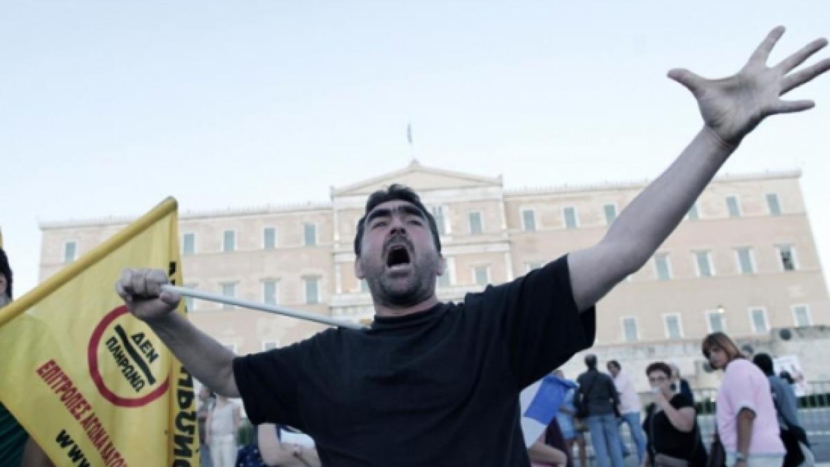 confruntari violente in grecia detinutii s au revoltat din cauza prelungirii perioadei de detentie