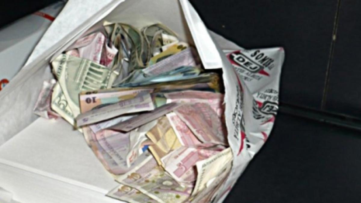 mita fenomenul care nu va disparea prea curand doi lectori universitari din arad au fost trimisi in