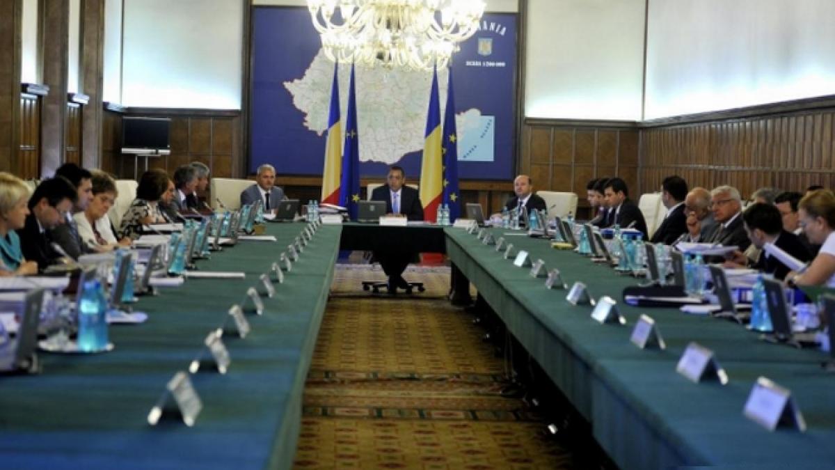 ponta nu am pe nimeni in vizor pentru a fi remaniat cel mai clar si a indeplinit criteriile fenechiu