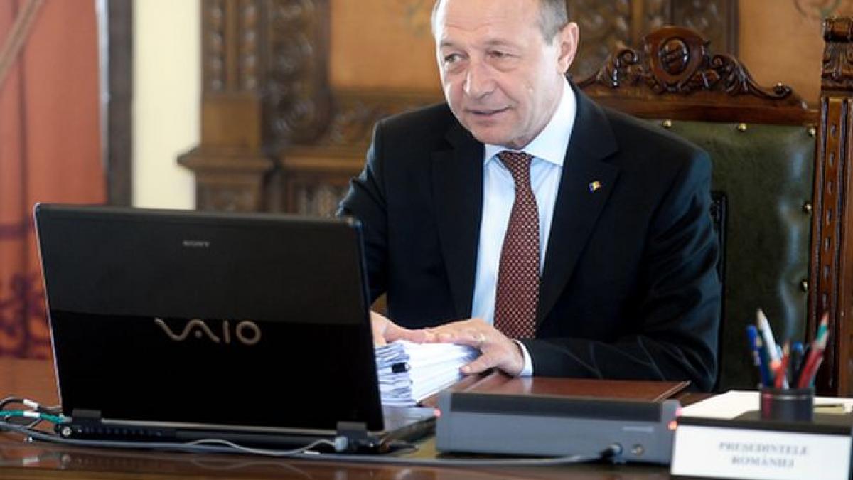 basescu am invatat pana la 6 dimineata ca vineri am test mi am terminat temele