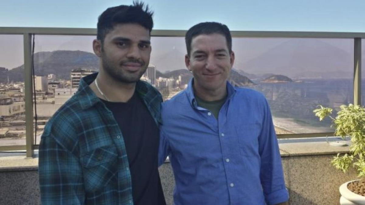 politia britanica l a retinut pe partenerul jurnalistului care a publicat dezvaluirile lui snowden