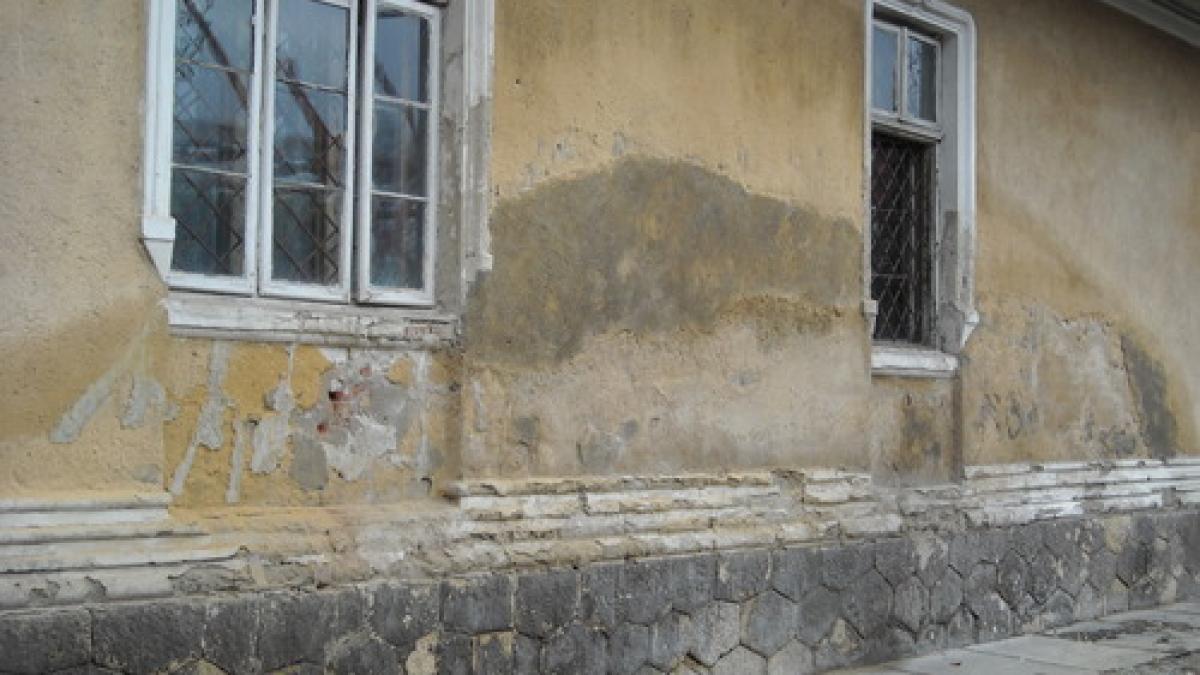 locul de executie a sotilor ceausescu nu mai are urmele gloantelor mitralierelor ce solutii propun