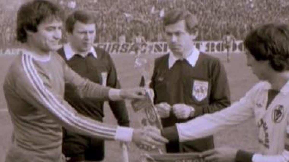 trupul neinsufletit al lui costica stefanescu a ajuns la craiova si va fi dus la stadionul ion