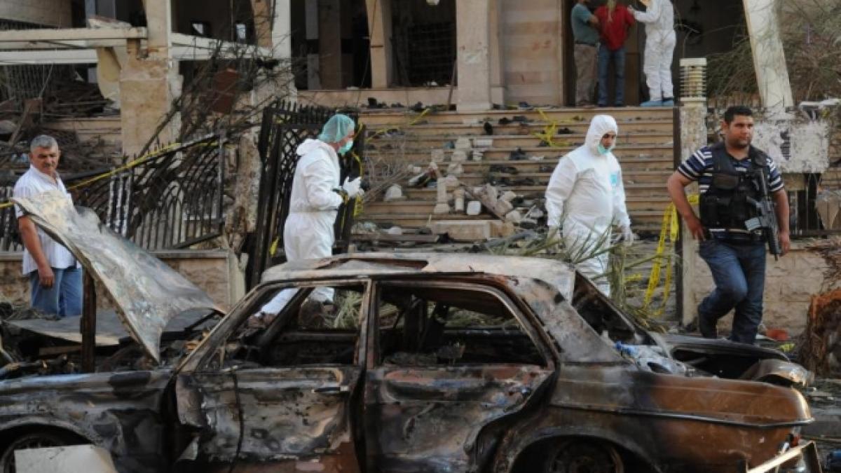 doua explozii cu masina capcana la tripoli 42 de morti si 350 de raniti