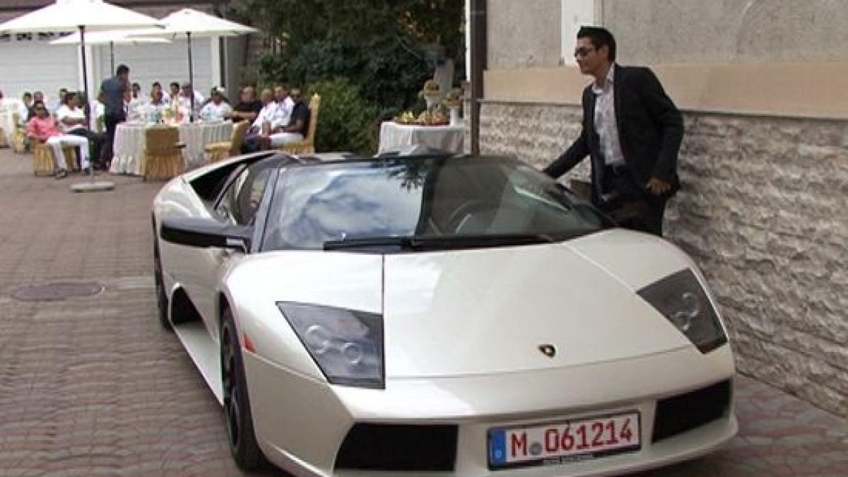 zeci de kilograme de aur la gatul pirandelor care au venit sa l boceasca pe cioaba nu sunt pocaite