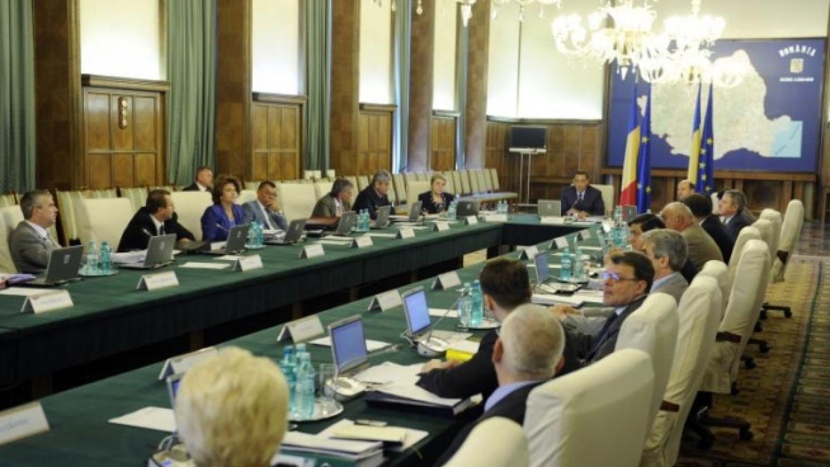 cum se schimba ministrii sub regimul ani si dna