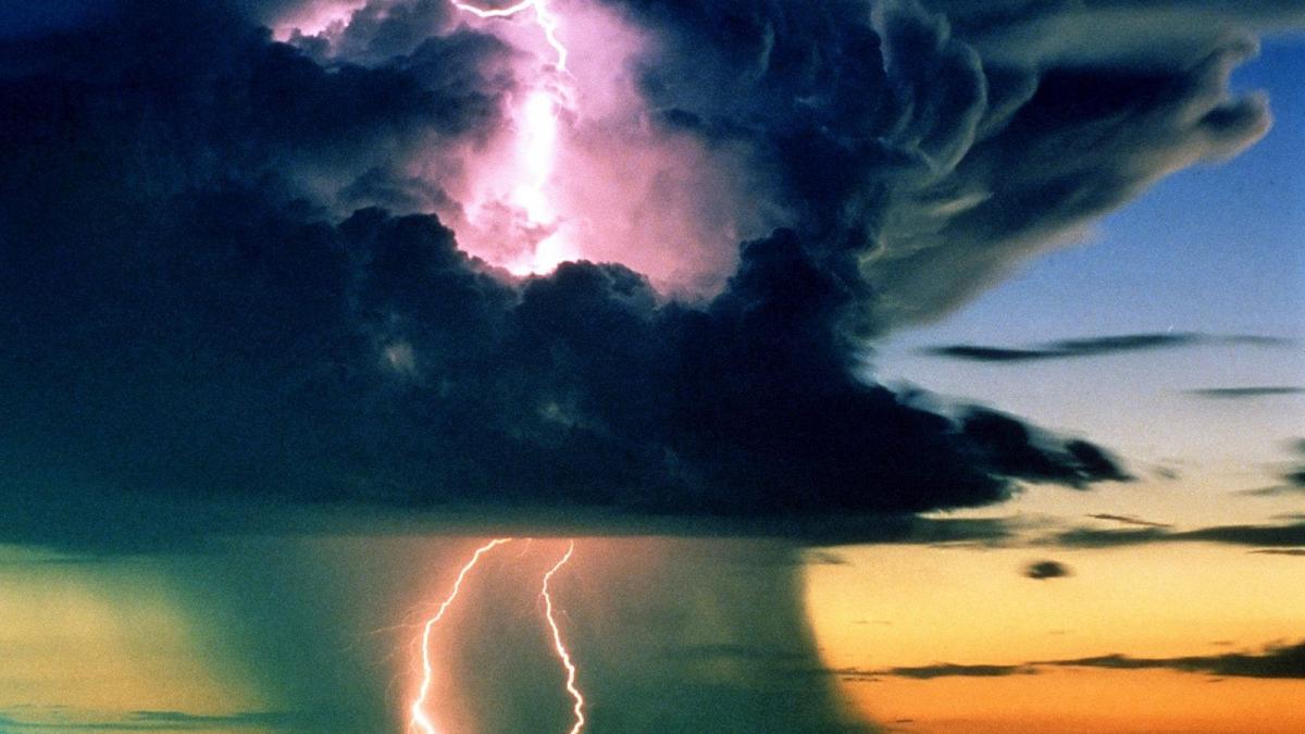 am crezut ca ne vine sfarsitul furtuni cumplite au maturat azi noapte orasele tarii tabla de pe