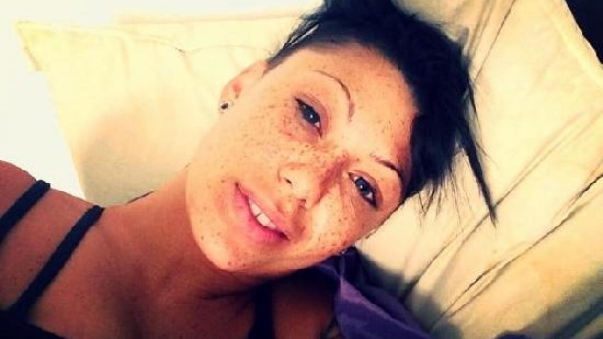 din cauza declaratiei facute de femeia asta pe twitter o intreaga industrie s a inchis