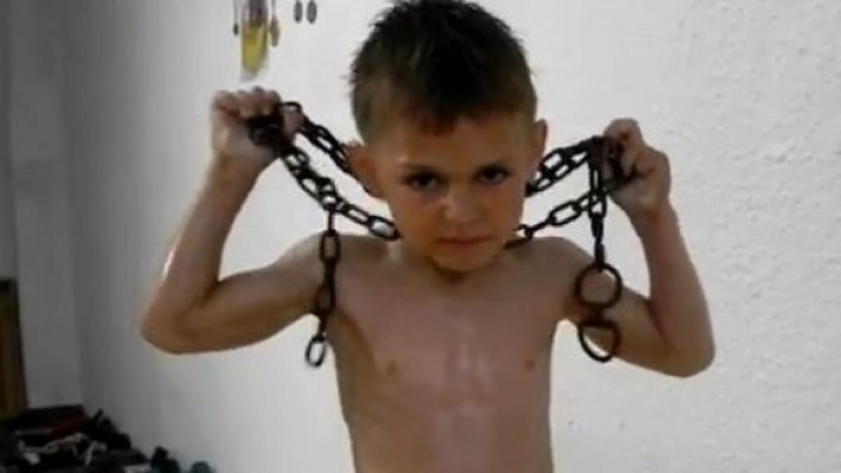 inconstienta unui parinte bolnav antrenamentele micului hercule s au mutat in beci tatal ignora