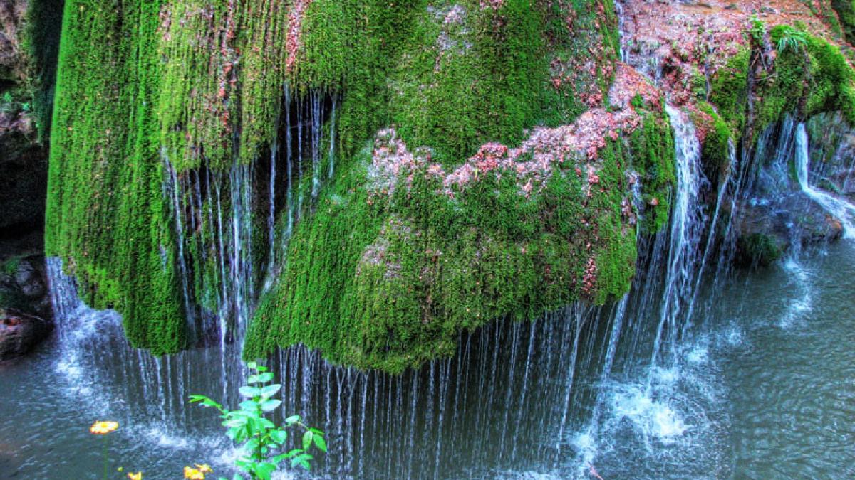 aceasta este cea mai frumoasa cascada din lume se afla la 320 de km de bucuresti